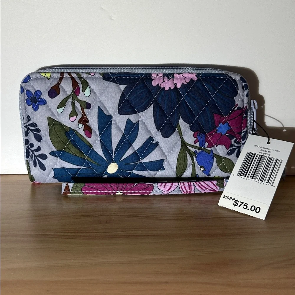 Vera Bradley NWT RFID Accordion Wristlet Wallet  Bengal Lily